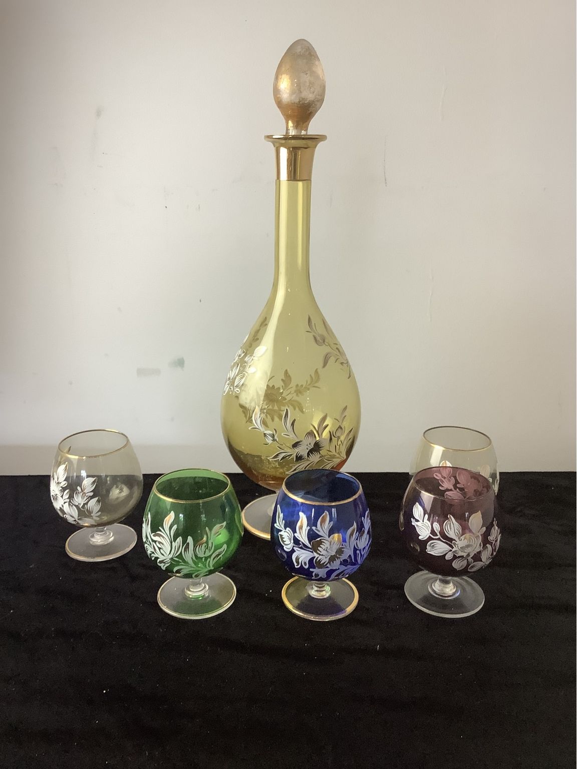 Hitiques — Colored Italian Decanter Set With Five Glasses