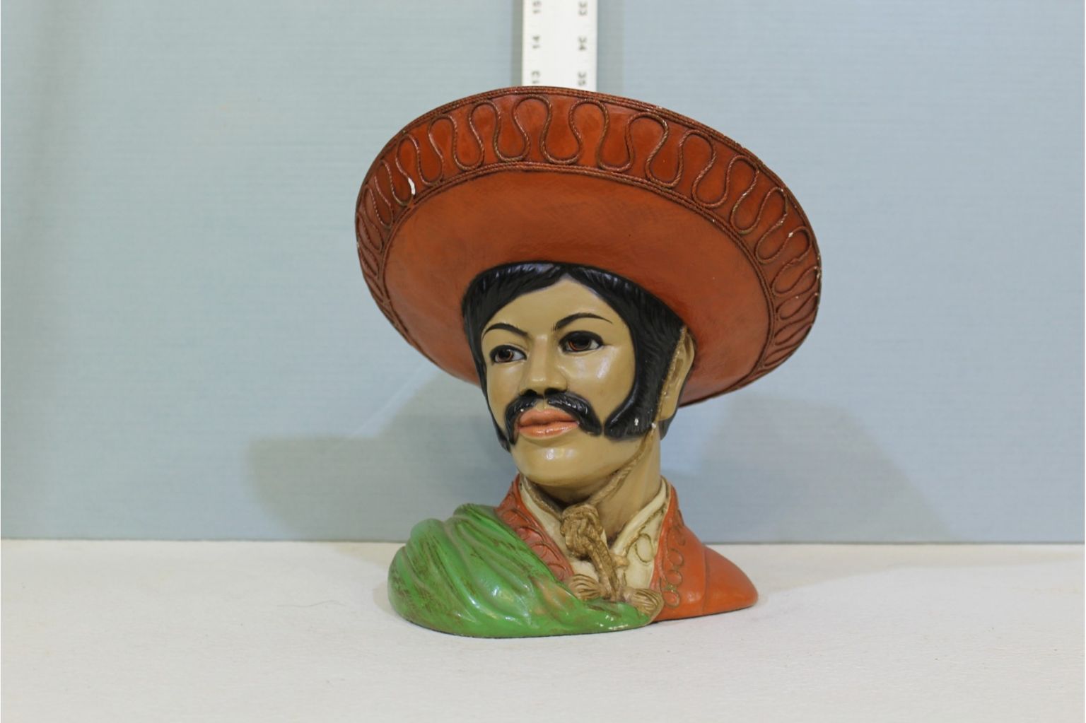 hitiques-bust-of-spanish-man-in-traditional-attire